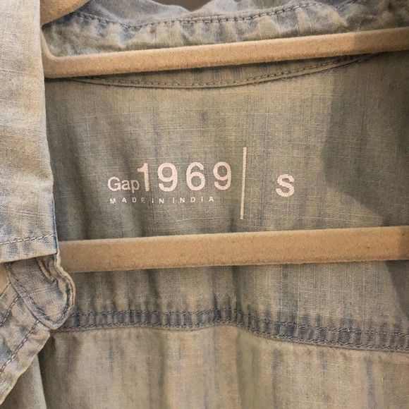 Light wash denim shirt - Picture 3 of 3